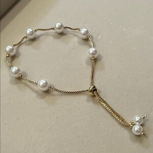 Gold and White Pearl Chain Bracelet